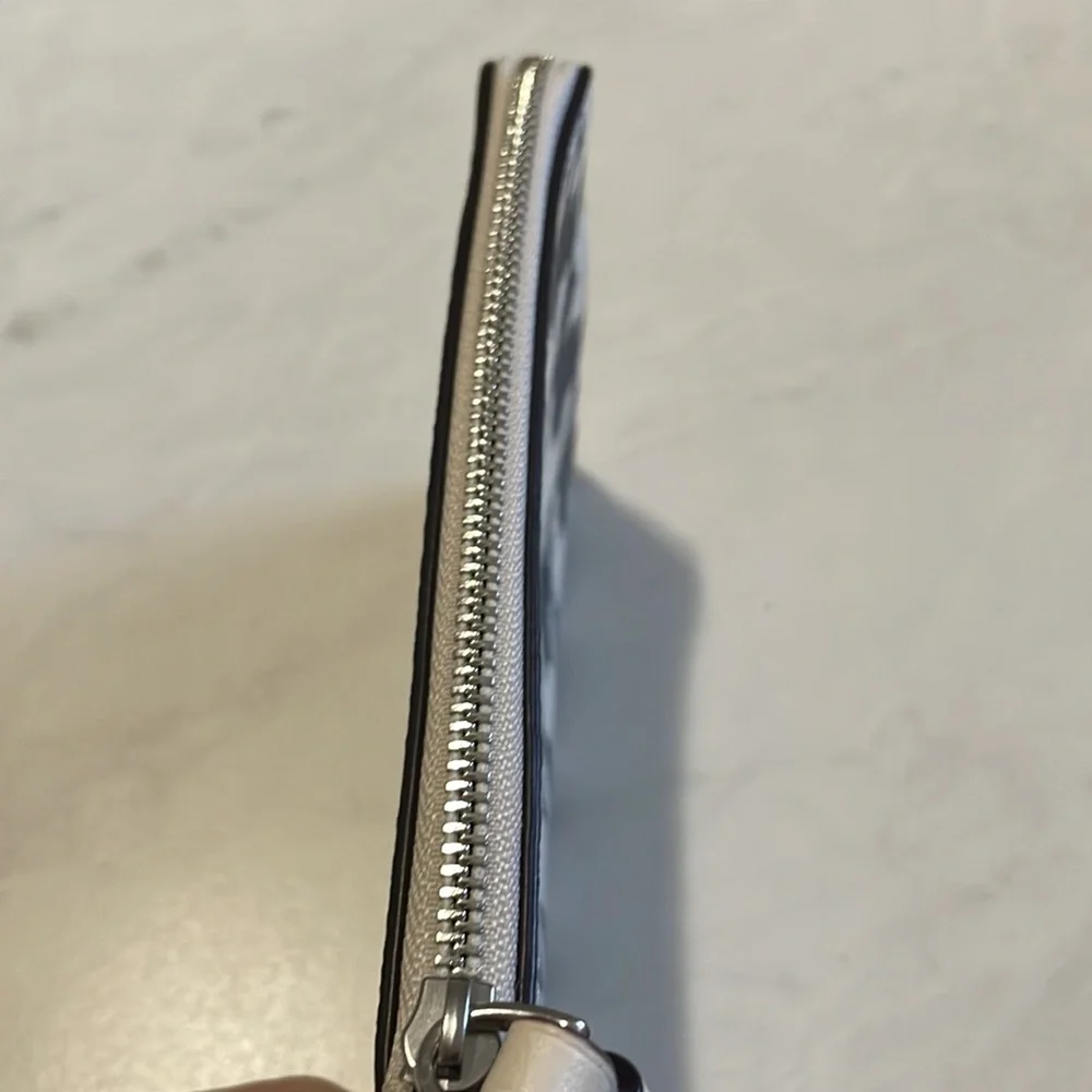 NWT Coach Houndstooth Wristlet